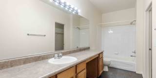 Reserve at Centerra Apartment Townhomes Gallery 12