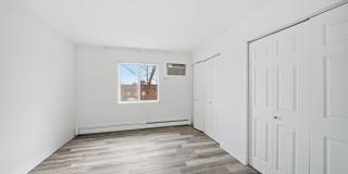 Palatine 1-Bedroom with Balcony, Pool & Included Utilities Gallery 17