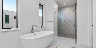 LUXURY LIVING 5 Bed 5 Bath New Home Located In Boulder- Available now! Gallery 17