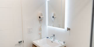 10863 Kling St Gallery 16
