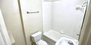 VERY LARGE 1 BEDROOM APARTMENT (HAS BEEN USED AS A 2 BEDROOM) Gallery 10