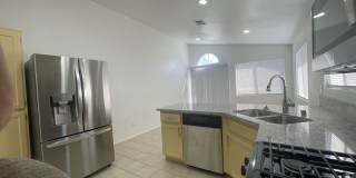 SUMMERLIN HOME WITH A SPARKLING POOL! Gallery 10