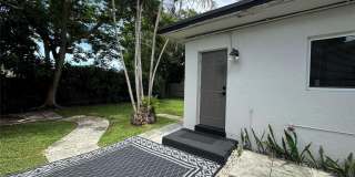 1005 NE 17th Court Gallery 36