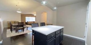 Spacious 2 Bed, 2 Bath + Office Townhome with Attached Garage | Broadlands Community Spacious 2 Bed, 2 Bath + Office Townhome with Attached Garage | Broadlands Community Gallery 6