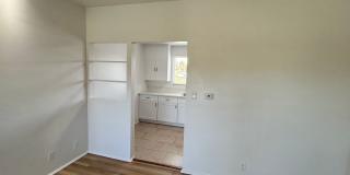 1951 Frank St. / 2519 Virginia Ave Gallery 22
