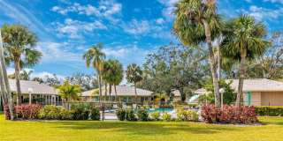 WELCOME TO THIS BEAUTIFULLY UPDATED 2 BEDROOM, 2 BATHROOM VILLA LOCATED IN THE DESIRABLE CENTER GATE COMMUNITY OF SARASOTA! Gallery 31