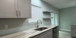 50% OFF FIRST MONTHS RENT -- UNFURNISHED, UPDATED 3B/1.5B Home in the Heart of Ft. Walton Beach Gallery 5