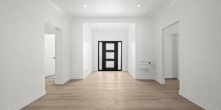1246 N Formosa Ave Gallery 1