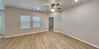 *RARE FIND*LUXURY 2 Bedroom 2 Bathroom Cottage in 55+ Community in Warr Acres, Ok (LEASING SPECIAL) Gallery 8