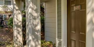3 Bed/ 2.75 Bath Townhome in Lynwood Gallery 4