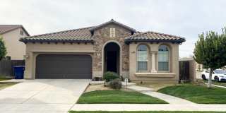 Beautiful 3-Bed, 2-Bath Near Sanger West High School Gallery 1