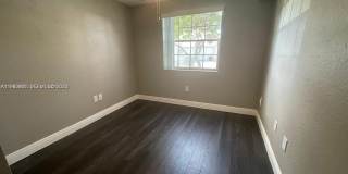 2811 N Oakland Forest Dr Gallery 12