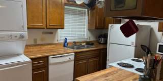 Fully furnished 1 bedroom 1 bath garage apartment Gallery 8