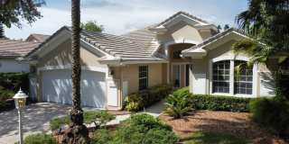 Rent a luxurious golf course lifestyle home in Sarasota, FL Gallery 1