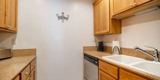 Fully Furnished Ground Level Available Now! Gallery 9