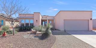 Beautifully Maintained 3 Bedroom Home in Mesa Village Gallery 1