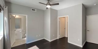 Luxury Townhome Centrally Located in Silverlake! Gallery 10