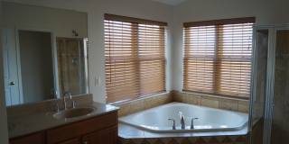 25575 AMERICA Square Gallery 62