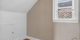$1675 - Fitzgerlad Brick 3 Bedroom 2 Bath Gallery 25
