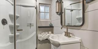 4050 MCGIRTS Boulevard Gallery 23