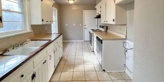 Charming Home Near 15th & Boulevard Gallery 8