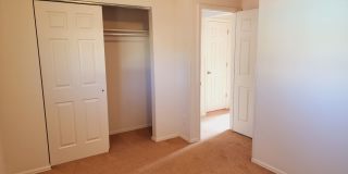 Cute 2 bedroom unit on University Dr. Cute 2 bedroom unit on University Dr. Gallery 15