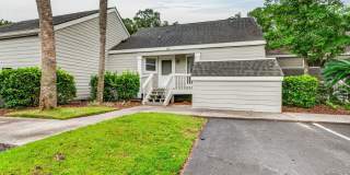 Coastal Living Just Minutes from Kiawah and Seabrook Gallery 1