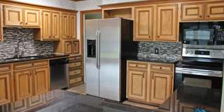 For Rent - 3 Bed/ 2 Bath Gallery 7
