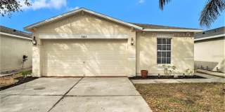 7833 CARRIAGE POINTE Drive Gallery 1