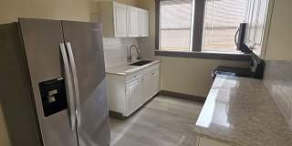 CHARMING AND UPDATED 2 BEDROOM 1 BATH Gallery 12