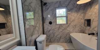 Updated Soaking Tub. Stainless Steel Appliances. W/D Inc Gallery 1