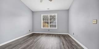 BEAUTIFULLY RENOVATED TWO BEDROOM IN CHAPIN Gallery 20