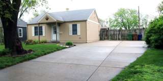 Charming 2BR House in Old Town Bellevue Gallery 1