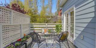 Wonderful House with Huge Deck in an Amazing Location Gallery 7