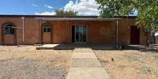 Beautiful 2 bed 1 bath in Rio Rancho Gallery 5