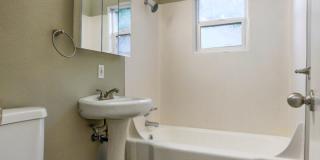 Uptown Lake Oswego Gallery 46
