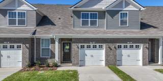 **2022-BUILT TOWNHOME WITH FABULOUS COMMUNITY AMENITIES** Gallery 1