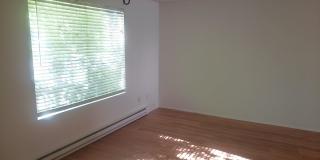 Spacious Townhouse with Two Car Garage! Spacious Townhouse with Two Car Garage! Gallery 5