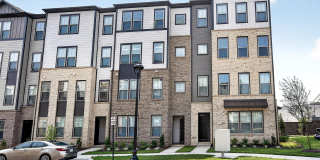 20957 BLUEBIRD Square Gallery 1