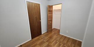 1140 West Barry Avenue Gallery 12