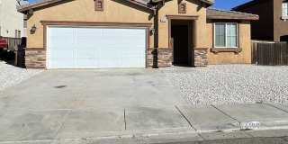 Hesperia- 3 Bedrooms, 2 bathrooms, New paint, New blinds, New Rock Scaping, Gallery 1