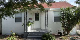 531 West Perry Street Gallery 1