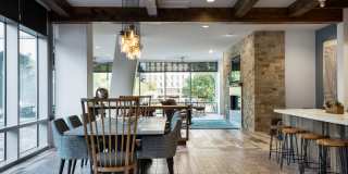 Lakehouse Gallery 32
