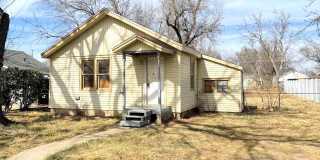 1 bedroom house with fenced in yard Gallery 1