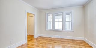 OR BEST OFFER **SPACIOUS FIRST FLOOR 2 BEDROOM WITH WASHER/DRYER SEPARATE DINING ROOM Gallery 10