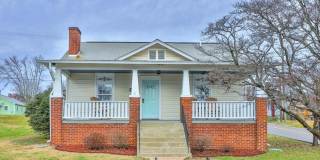 Knoxville 37917 - 3 bedroom, 2 bath Craftsman Home - Contact Ryan Fogarty (865) 333-4840 Knoxville 37917 - 3 bedroom, 2 bath Craftsman Home - Contact Ryan Fogarty (865) 333-4840 Gallery 1