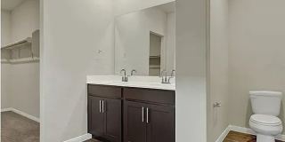 Room in 5 Bedroom Home at Bethpage Dr Gallery 5