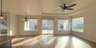 60 740 North Gallery 4