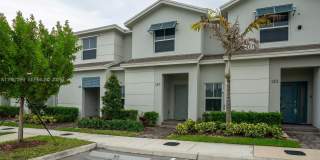 137 NE 3rd Ct Gallery 2