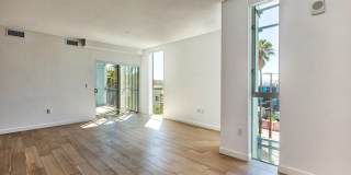 1048 Manzanita Gallery 22